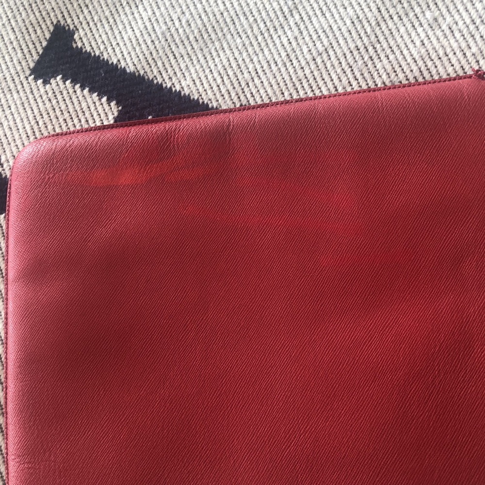 Prada Red Case. - image 4